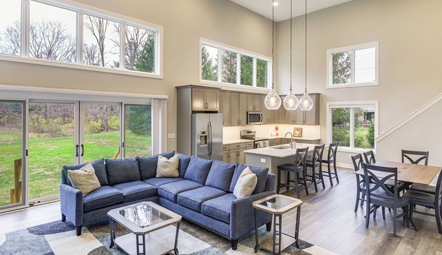 24 Mi to Cincinnati: Newly Built Bethel Home!