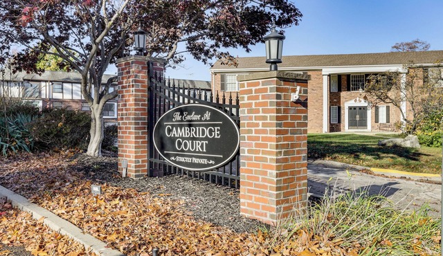 24 Mi to Downtown St Louis: Apt in Ballwin!