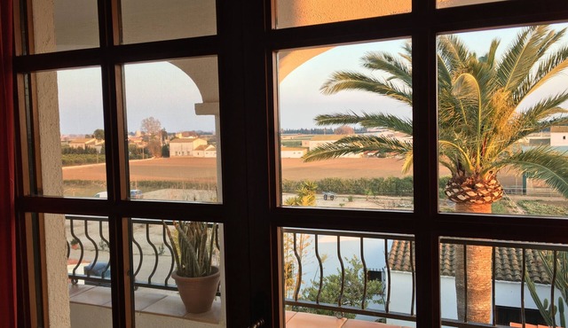 24 PERSON VILLA, SWIMMING POOL, GARDEN, 16 BEDROOMS, 8 BATHROOMS