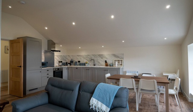 24 Tanners Yard - Modern 2-bedroom first floor apartment, Kendal Town centre