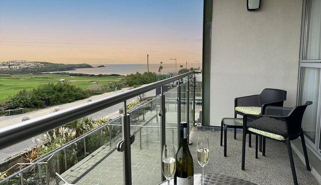 24 Zinc Stunning ocean front boutique apartment