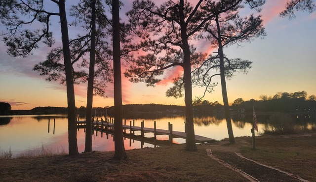 240 degree WATERVIEWS and gorgeous Sunsets!