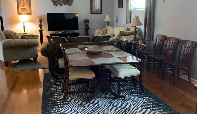 2400 sqft Spacious Luxury Value. 30 min from Wis Dells. 20 Min to Sand Valley