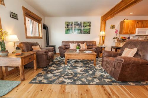 241 North Side Circle Unit A