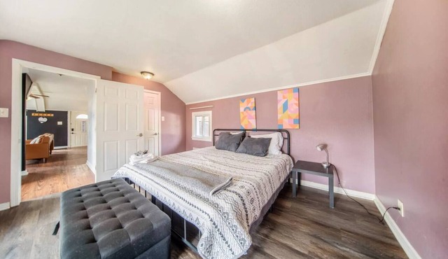 2414 2nd St - Unit 1 - 1 bedroom · Cozy 1BR King Retreat Pets OK Near Trails