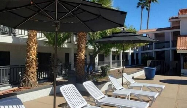 245 Lovely Mesa Studio with King - Hot Tub & Pool