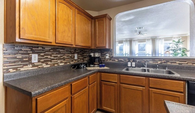 24Person 11610 New 6BR for SeaWorld Lackland AFB