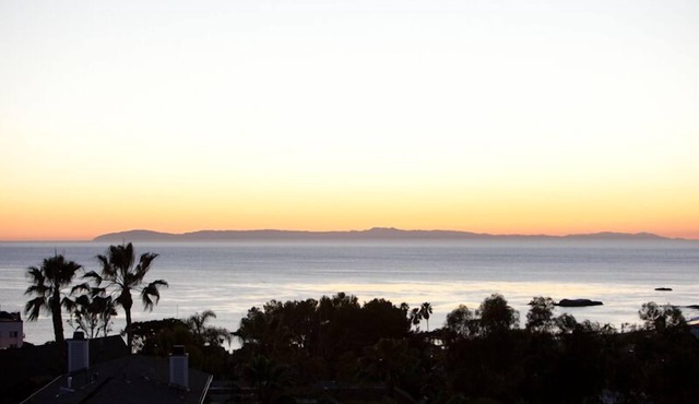 25% DisCount; Rarely Available, OCean View & Sunsets; Steps to Sand