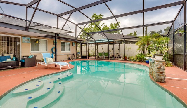 25 Mi to Disney: Home w/Shared Pool in Orlando