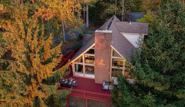 25 min to SNP Forest Views, Deck and Game Lounge