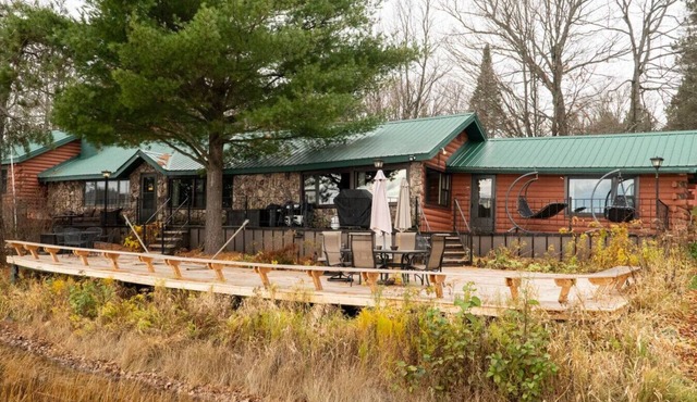 25 Minute from Duluth on Private Barrs Lake