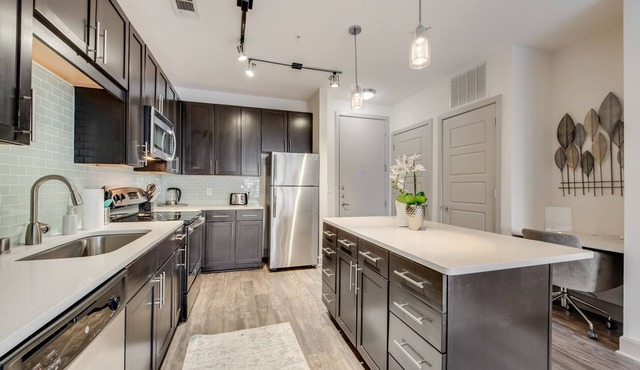 25% OFF 2BD Penthouse HWY 75 Plano PL408
