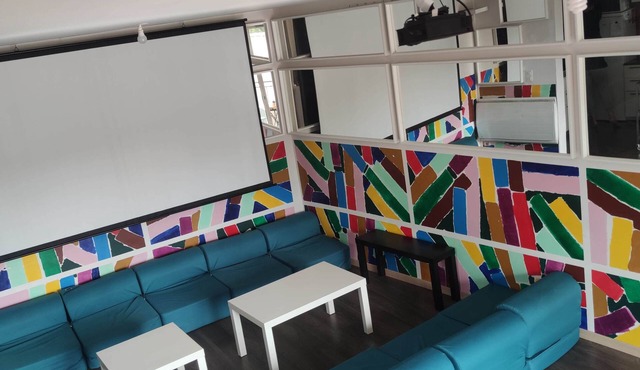 25-person apartment 10 minutes from Avignon, Bagnols sur Cèze, Marcoule,