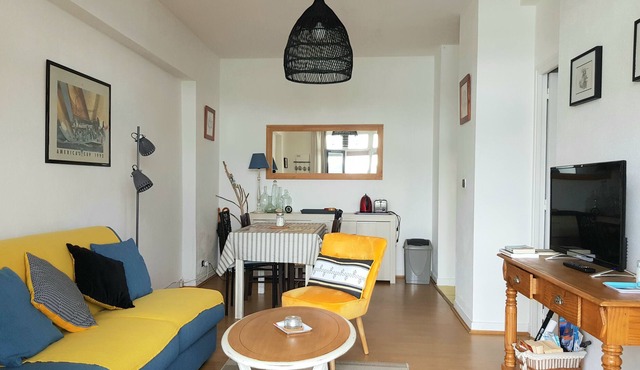 250 m from the beach on the pearl of the Gulf