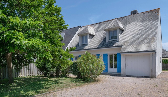 250m from beach, house with garden for 6