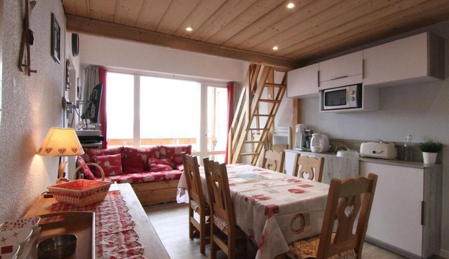 250m from shops, 5th floor, balcony, tv, 40m², Alpe d'Huez
