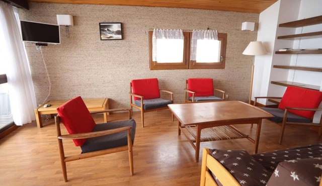 250m from ski slopes, 5th floor, view mountain, balcony, tv, ski locker, 80m², Auris en Oisans