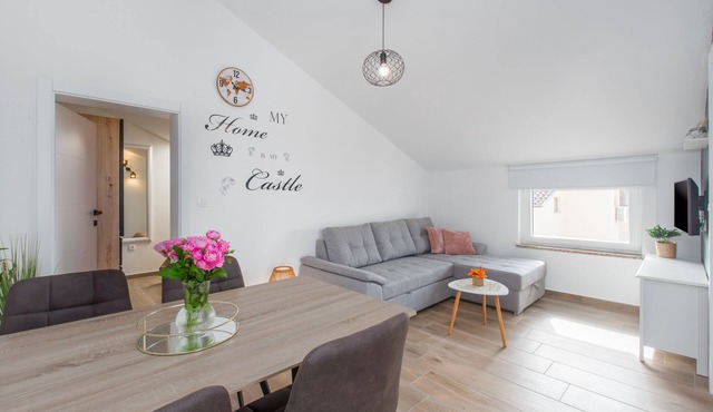 250m from the beach, modern, air-conditioned, 2-3 persons