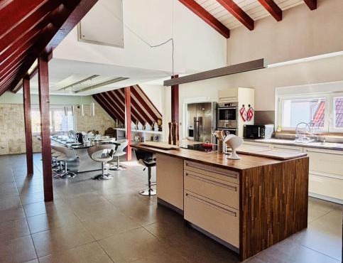 250m house sleeps 11 near Strasbourg