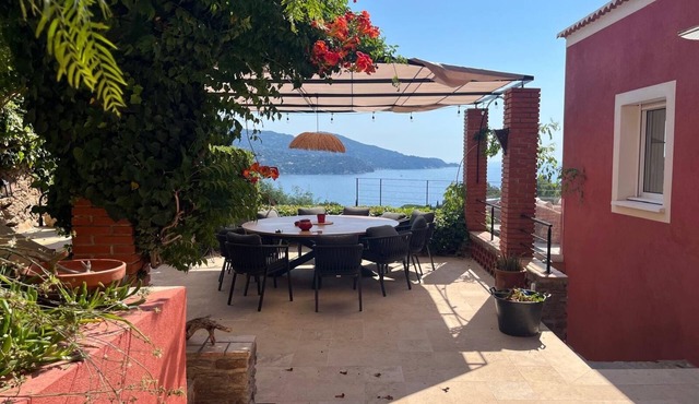 250m2 villa with private pool in Le Lavandou, sea view