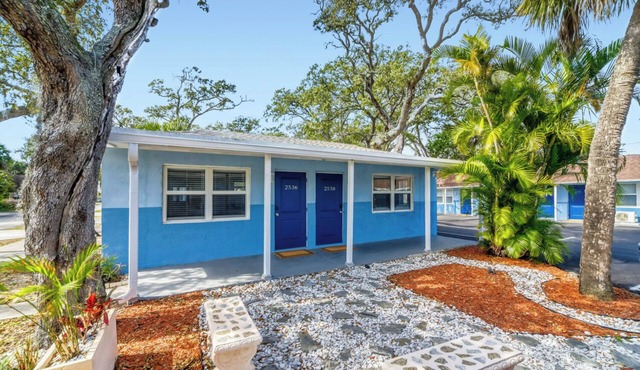 2538 Chic Studio Near Art District