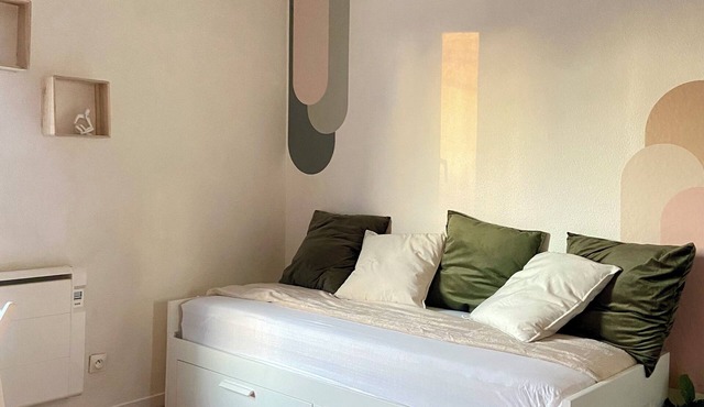 25min from Paris, Cosy Studio near train station