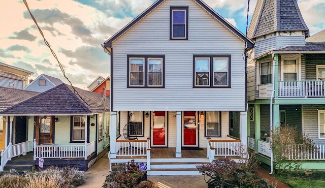 26 HECK AVENUE. Spacious 6-bedroom house near beach in Ocean Grove