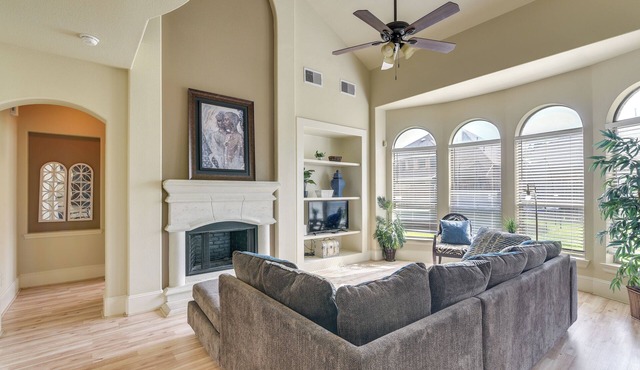 26 Mi to Houston: Spacious Home w/Fenced Yard!