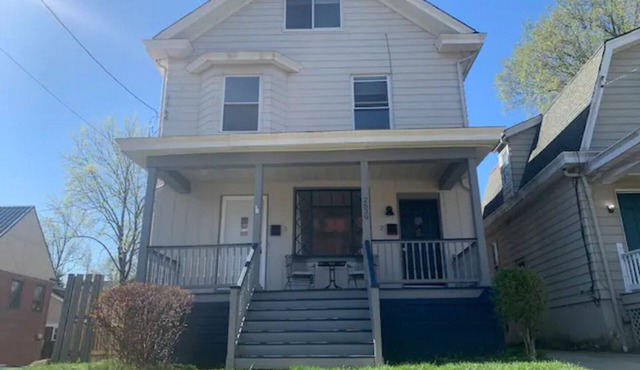 2639 Observatory Avenue, Unit 2 · Hyde Park Hideaway Close to Square & Downtown!