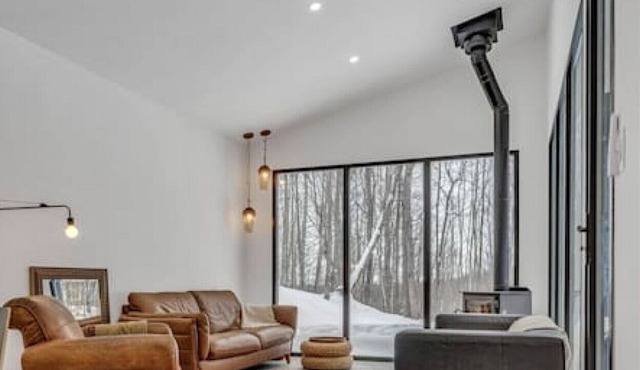 265 Libellules NEW · Romantic Getaway Cottage with Hot Tub
