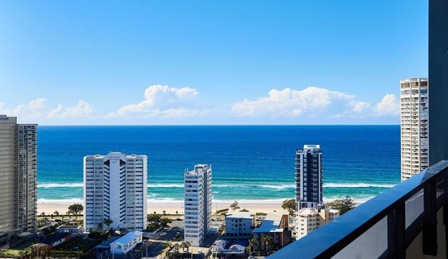 26Floor OceanandRiver View 2-Bed Apartment Surfers