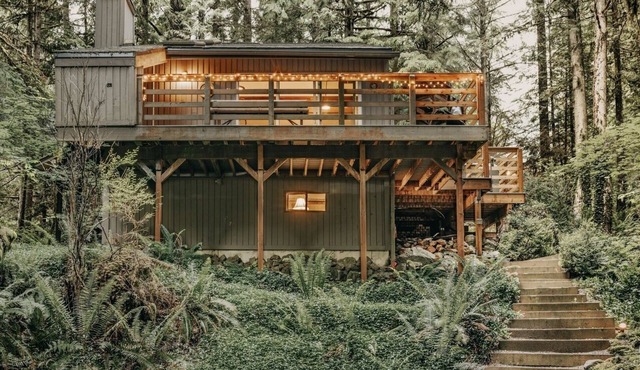 26SL - Hot Tub - BBQ - Game Room - Dishwasher - Sleeps 8 by RedAwning