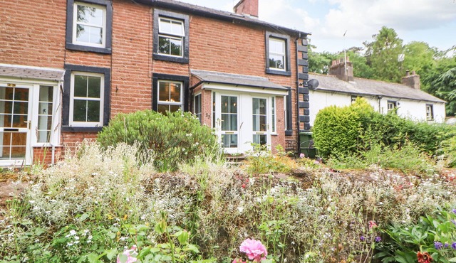 27 BONGATE, pet friendly, with open fire in Appleby-In-Westmorland