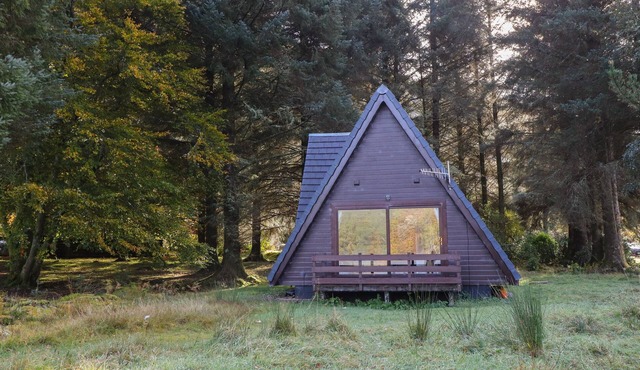 27 INVERGARRY LODGES, pet friendly, with a garden in Invergarry