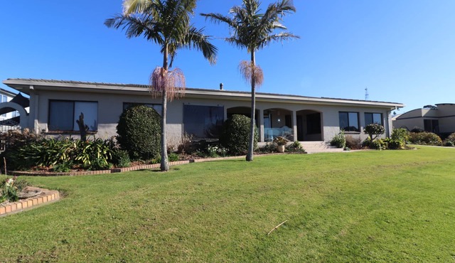 27 Lakeside Drive, Mallacoota