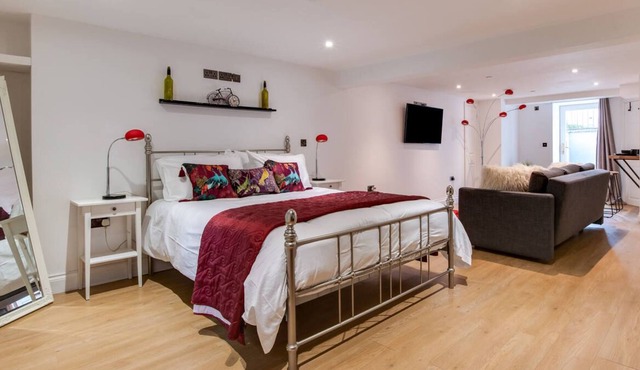 27 Morfa Bach in Aberystwyth