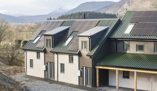 27 STRATHTAY LODGES, pet friendly, with open fire in Aberfeldy