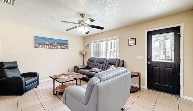 2737 Bel Aire Circle