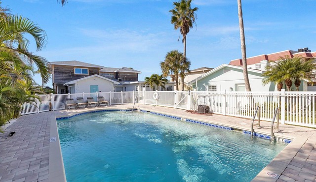 2760 Gulf Blvd 2 ➠ Gorgeous Villa with Heated Pool & Beach Views!