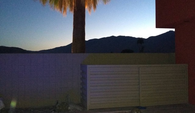 28 day min stay. Sleeps 10-Pool, Hot Tub, Guest casita, Parking, Walk To Town