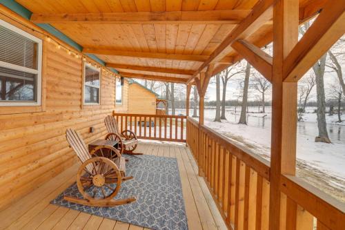 28 Mi to Downtown Louisville Serene Farm Getaway