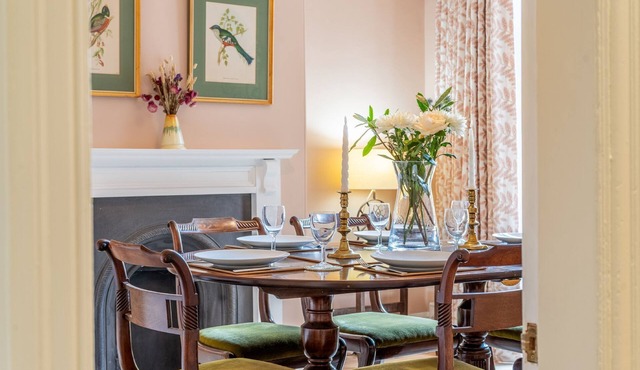 28 Queen Anne's Road - a family break that sleeps 6 guests in 3 bedrooms