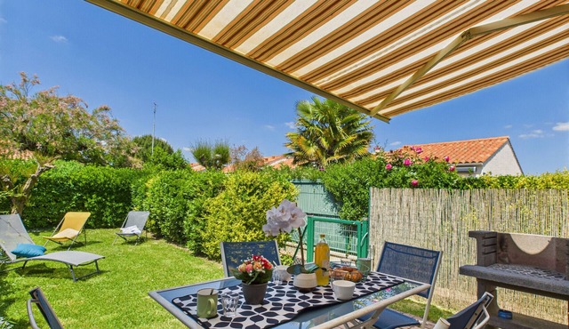 280m from the beach - Pool - Sleeps 4
