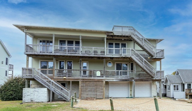 2817 - Aerescape, Soundfront home with lots of fun amenities including rec room and private hot tub