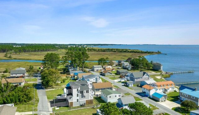 28295 Russell St- Amazing Oak Orchard 3 level single family home! Bring your boat and fishing pole.