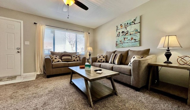 285 Whitaker unit A · Welcoming Two Bedroom Apartment on Whitaker