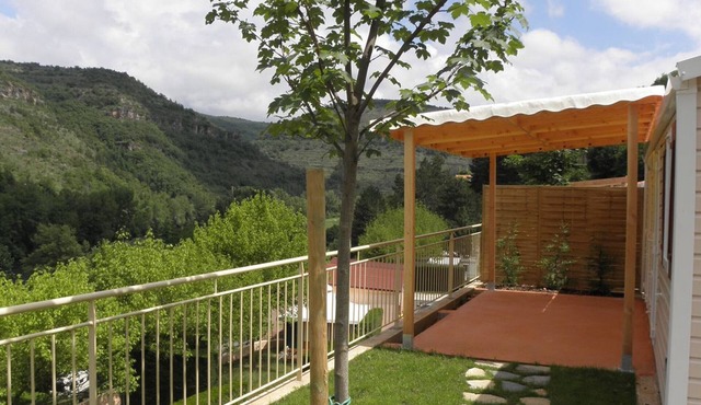 28m² Mobile Home with Terrace in Saint-Rome-de-Tarn