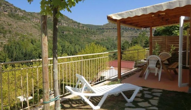 28m² Mobile Home in Saint-Rome-de-Tarn - Terrace