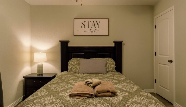 29-day min stays, In-unit laundry, and reliable WiFi. Corporates stays welcome