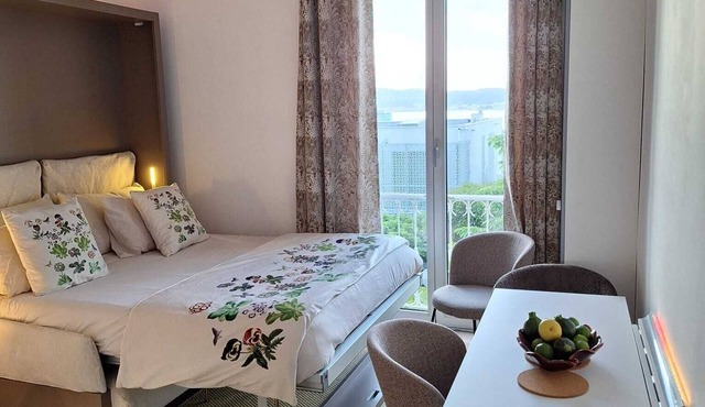 29m² Cap d'Antibes, Sea view, Swimming pool, Free private parking, 10mn walk to beach